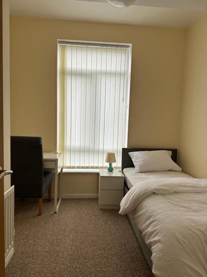 Rooms 7 Minutes From Etihad แมนเชสเตอร์ ภายนอก รูปภาพ